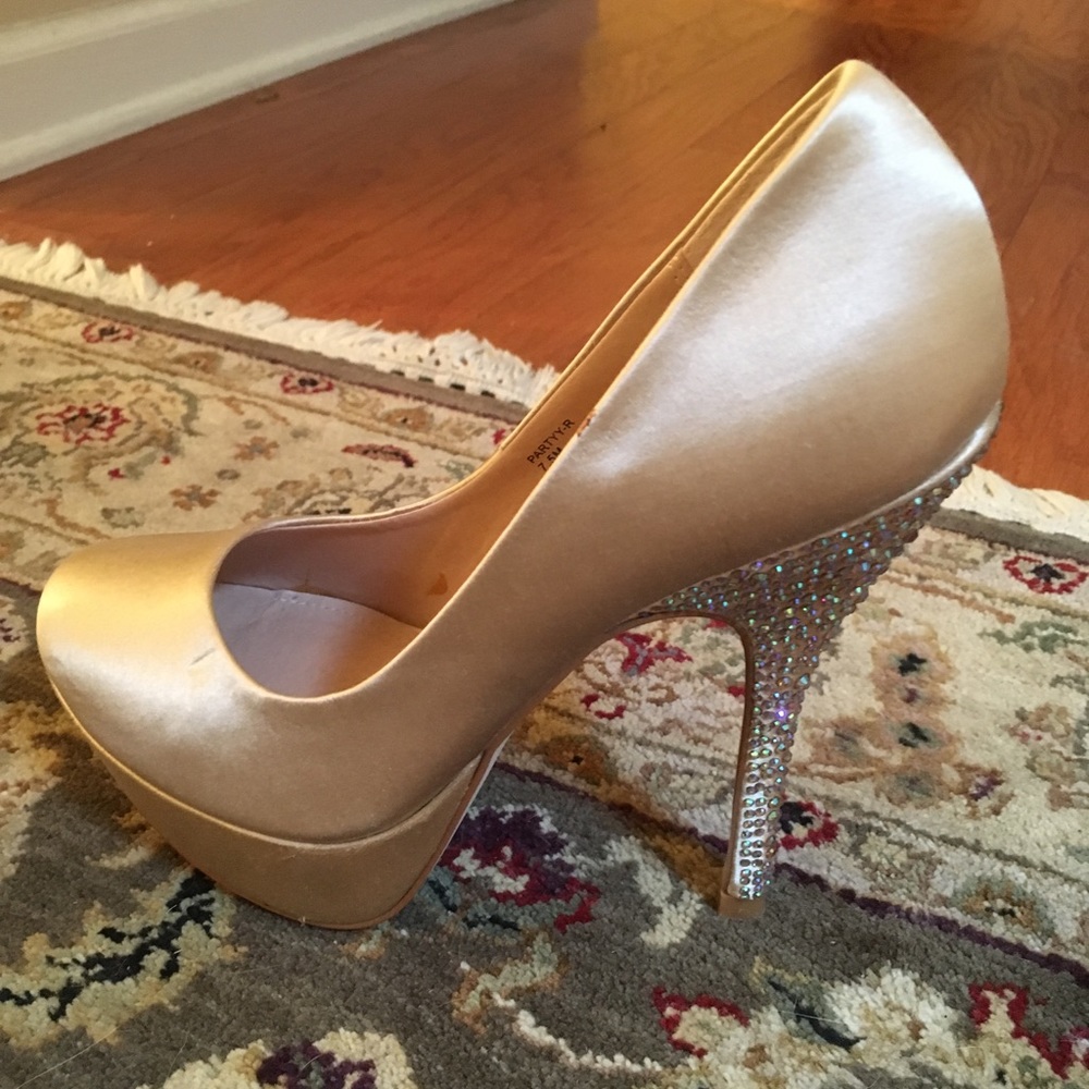 Steve Madden satin heels NWOT size 7.5